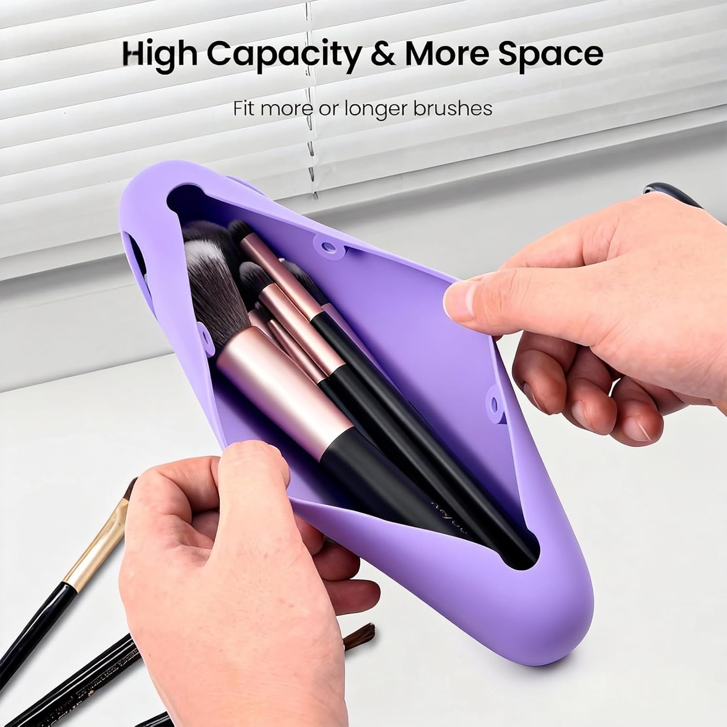 Magnetic Silicone Makeup Brush Holder – Portable Cosmetic Brush Organizer Case, Travel Makeup Tool Storage for Purse, Bag & Beauty Essentials (Purple)