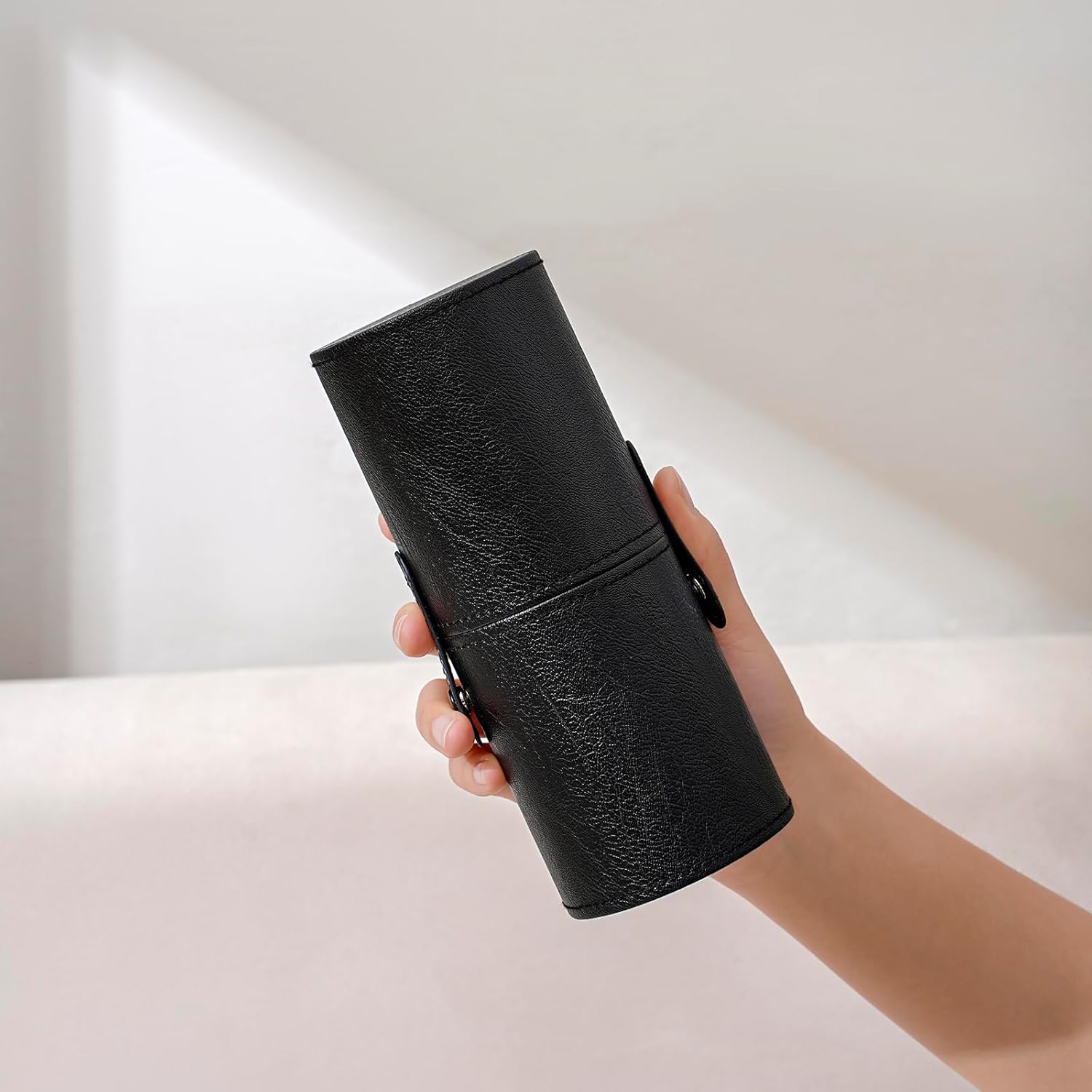 Portable Makeup Brush Holder, Waterproof PU Leather Travel Makeup Brush Case Bag Cup, Brush Storage Dustproof Bag (02Black)