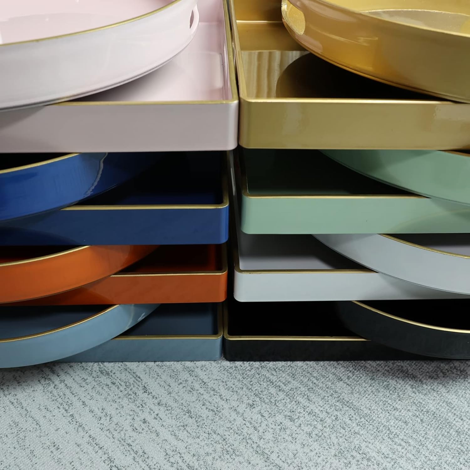 Spsyrine Round White Decorative Tray, 13" Plastic Serving Table Tray with Handles for Breakfast, Round Modern Ottoman Tray for Coffee Table, Bathroom, Kitchen, Living Room