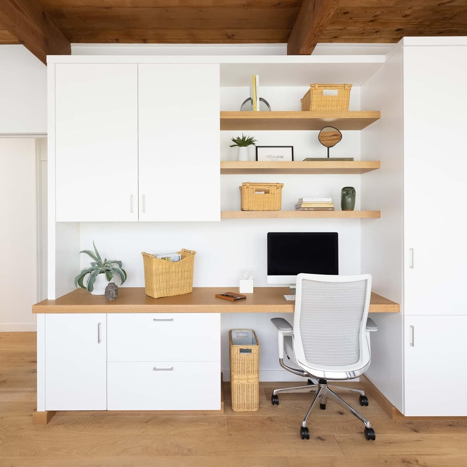 The Basket Lady Deep Pole Handle Wicker Storage Basket, Small, 11.5 in L x 11.5 in W x 8 in H, Sandstone