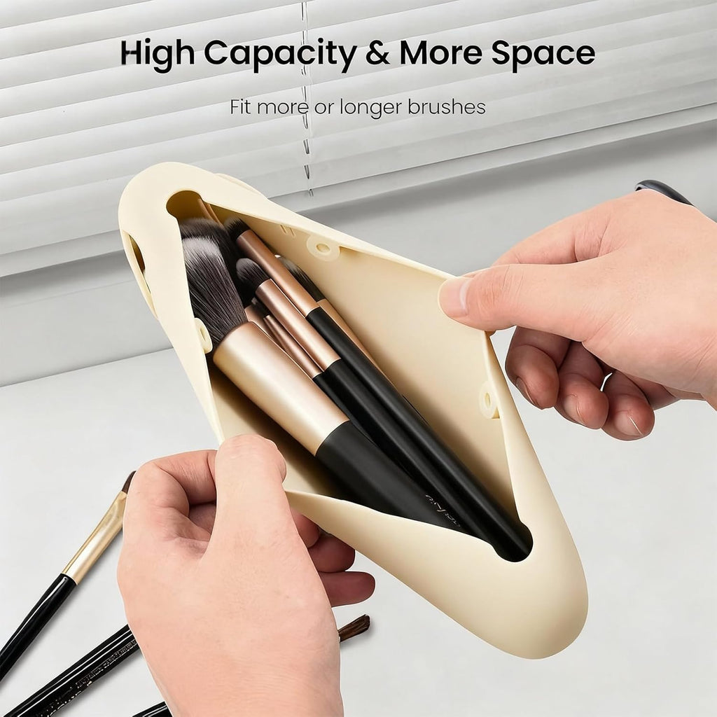 Magnetic Silicone Makeup Brush Holder – Portable Cosmetic Brush Organizer Case, Travel Makeup Tool Storage for Purse, Bag & Beauty Essentials (Apricot)
