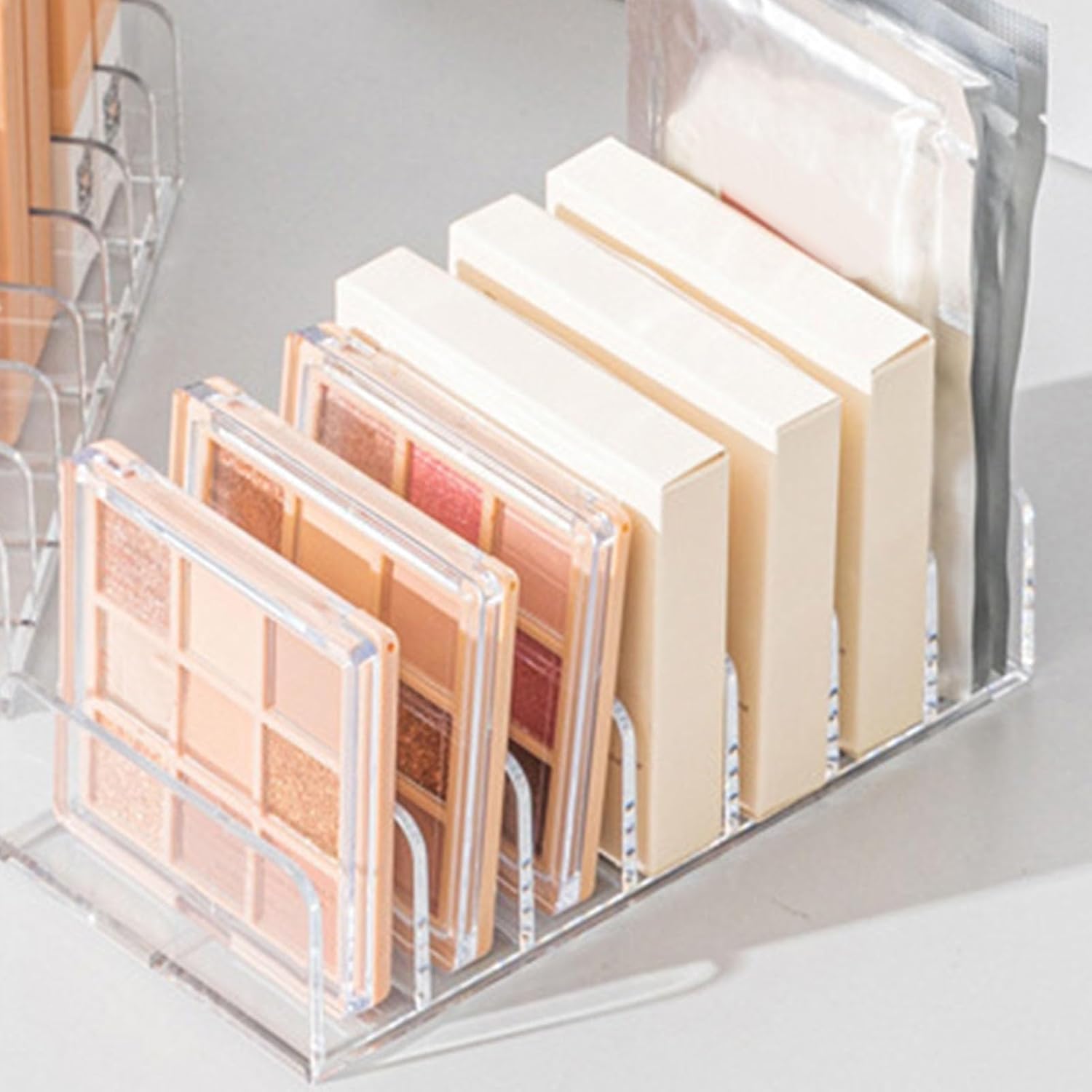 JUOPZKENN Eyeshadow Palette Makeup Organizer, Clear Plastic Makeup Palettes Organizer Divided Sections Cosmetics Stand Rack Holder For Eyeshadows Blush 7 Slots(Small)